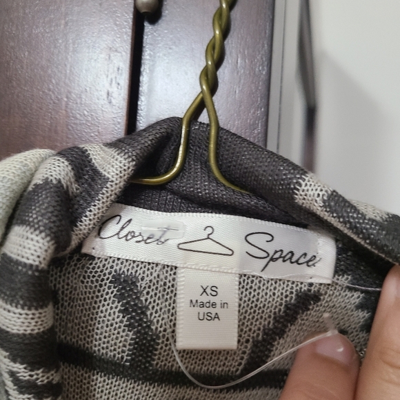 NWOT Tribal Print Shark Bite Vest Size Xsmall - Picture 2 of 8